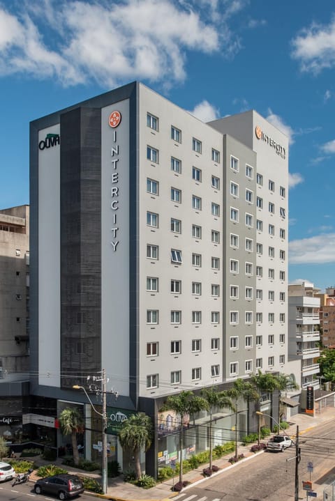 Facade/entrance, Bird's eye view