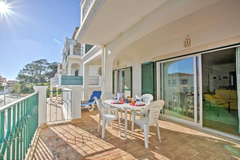 Patio, Dining area