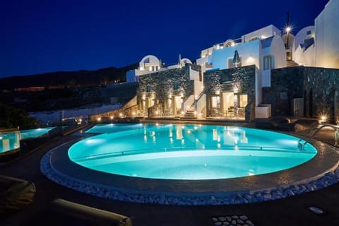 Pool view, Swimming pool, sunbed