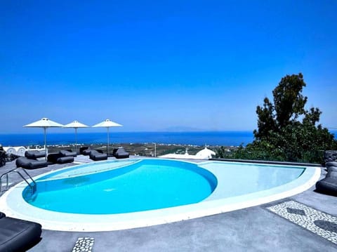 Pool view, Pool view