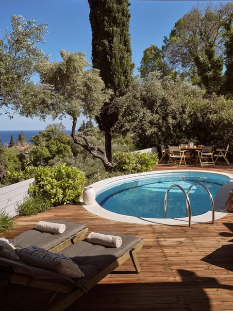 Day, Natural landscape, Garden, Garden view, Pool view, Swimming pool, sunbed