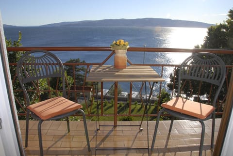 Patio, Balcony/Terrace, Seating area, City view, Garden view, Landmark view, Sea view