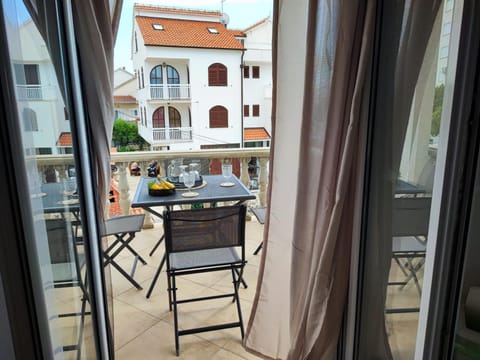 Balcony/Terrace, Garden view