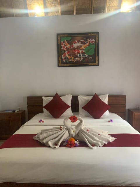 Bed, Photo of the whole room, Decorative detail, Bedroom