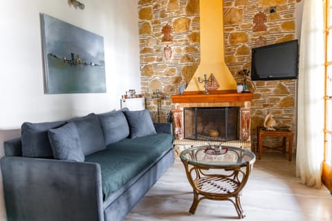 Communal lounge/ TV room, TV and multimedia, Living room, Seating area, Evening entertainment, flat iron