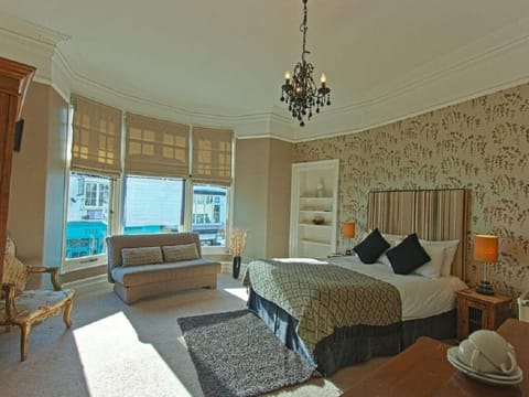 Monties Guest House - Adults ONLY Bed and Breakfast in Bowness-on-Windermere