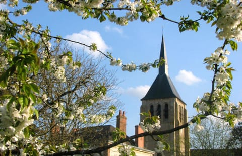 Maison confortable avec jardin à Mardié + Terrasse House in Centre-Val de Loire
