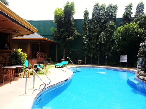 Swimming pool, Swimming pool