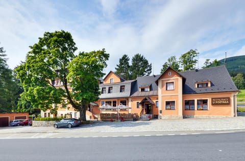 Property building, Restaurant/places to eat