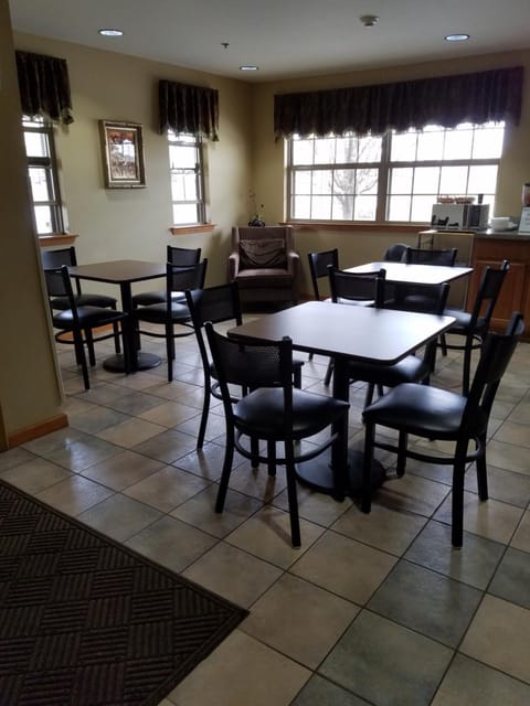 Restaurant/places to eat, Dining area, Continental breakfast
