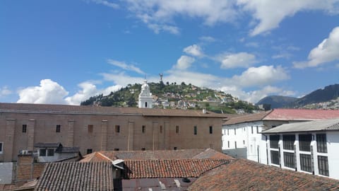 Bird's eye view, City view, Landmark view, Street view
