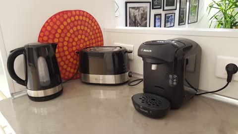 Coffee/tea facilities, Decorative detail, toaster