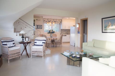 Blue Luxury Maison House in Halkidiki