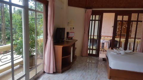 Khun Ying House Inn in Ko Tao