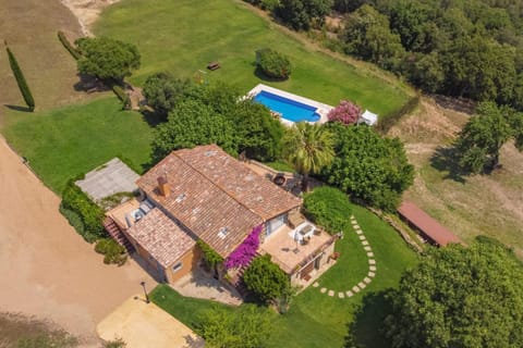 Property building, Facade/entrance, Garden, Swimming pool