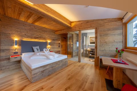 Shower, Bathroom, Seating area, Bedroom