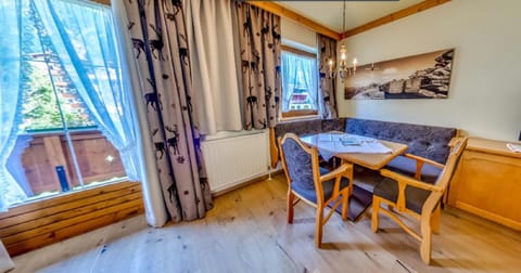 Appartement Frühstückspension Landhaus Karwendel Apartment in Tyrol