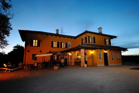 Property building, Facade/entrance, Night