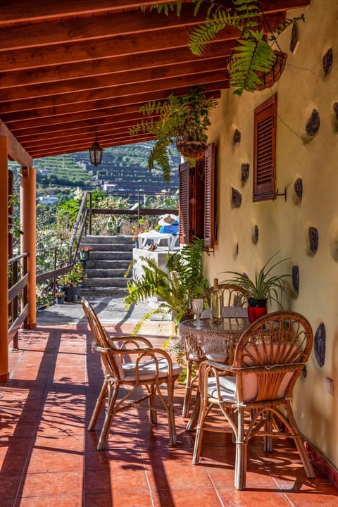Patio, Facade/entrance, Balcony/Terrace