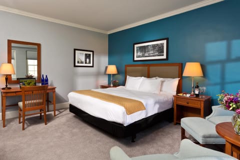 Bed, Seating area, Bedroom