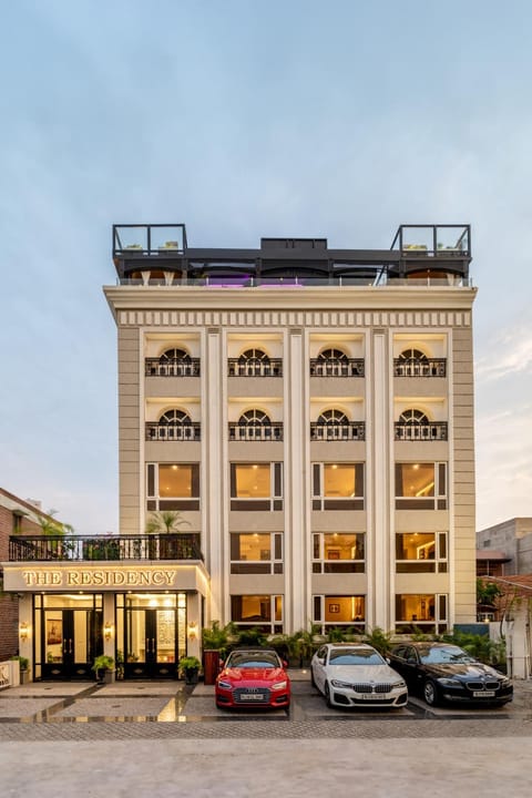 Property building, Facade/entrance