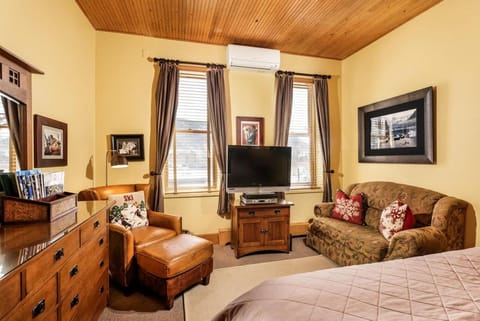 TV and multimedia, Bedroom