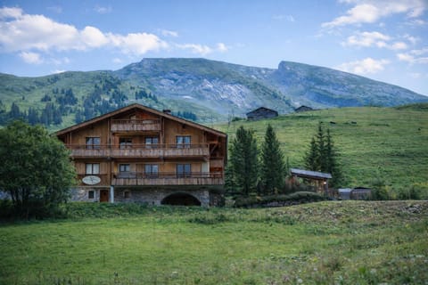 Property building, Day, Natural landscape, Summer, Mountain view
