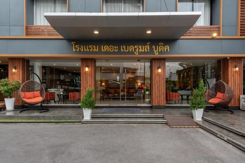Facade/entrance