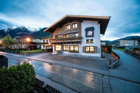 Golf & Ski Chalet Bed and Breakfast in Salzburgerland