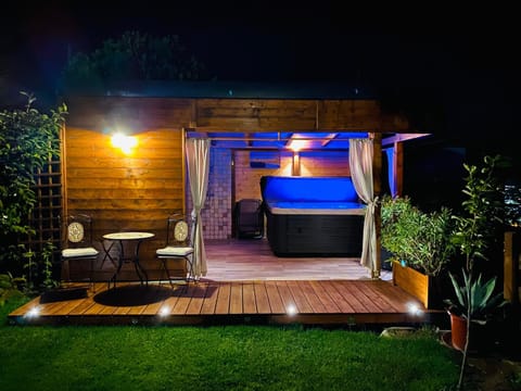 Hot Tub, Spa and wellness centre/facilities