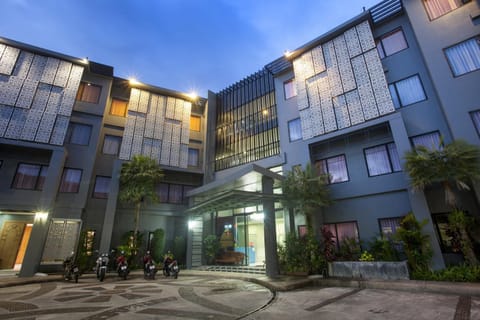 Property building, Off site, Night, View (from property/room)