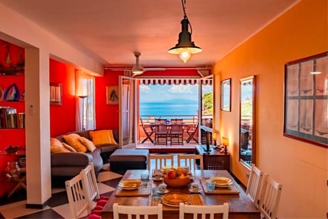 TV and multimedia, Balcony/Terrace, Living room, Dining area, Sea view