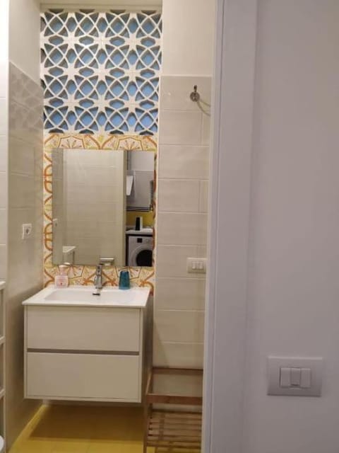 L & F Apartment's House in Minori