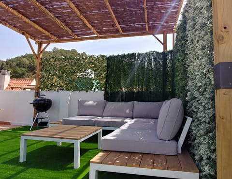 Spring, Day, View (from property/room), Balcony/Terrace, Seating area, Mountain view