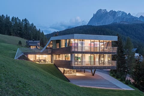 Property building, Natural landscape, Mountain view