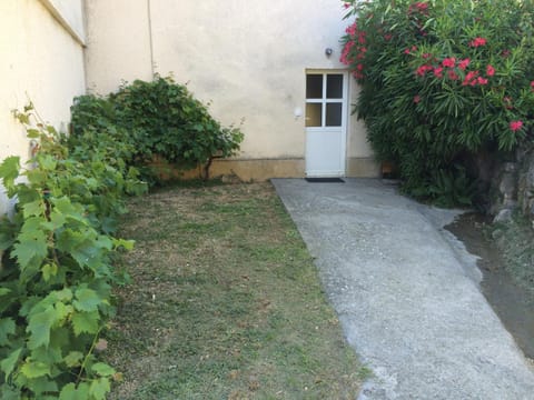 Location, children, Family