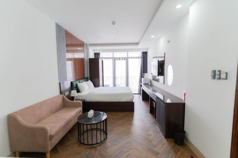 Bed, TV and multimedia, Photo of the whole room, Seating area, Bedroom