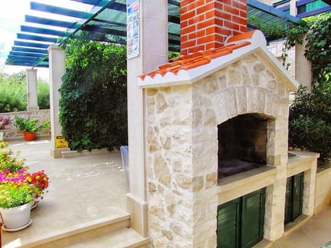 Property building, Patio, BBQ facilities