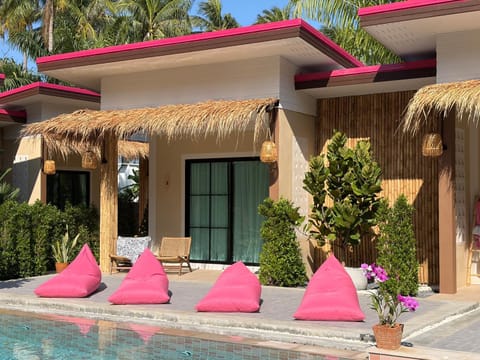 Pinky Bungalows Resort & Villa Hotel in Sala Dan