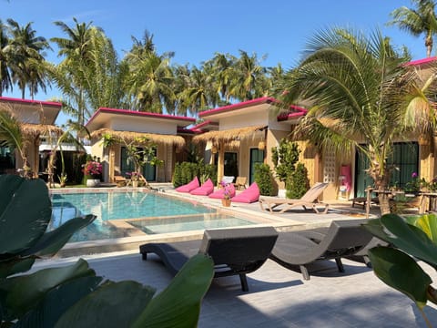 Pinky Bungalows Resort & Villa Hotel in Sala Dan