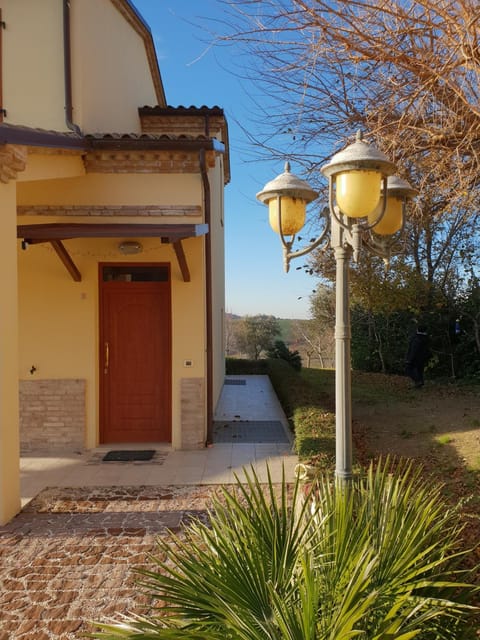 Facade/entrance