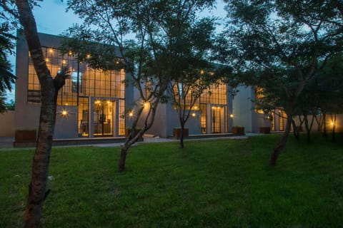 Facade/entrance, Natural landscape, Garden