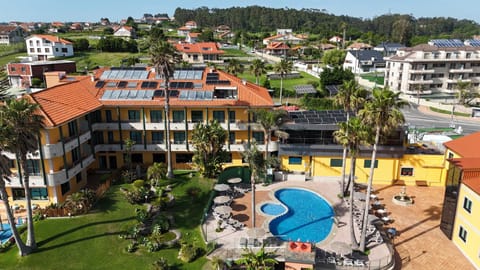 Property building, Bird's eye view, Pool view, Swimming pool, sunbed