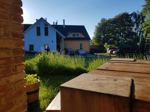 Property building, Garden, Parking