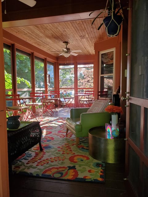 Property building, Balcony/Terrace, Seating area, Dining area, Breakfast, Internal: Not applicable to any particular room