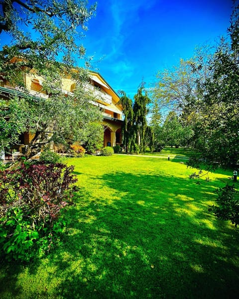 B&BLaTosca Bed and Breakfast in Marina di Massa