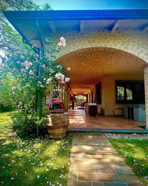 B&BLaTosca Bed and Breakfast in Marina di Massa