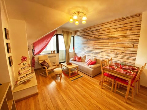 Living room, Photo of the whole room