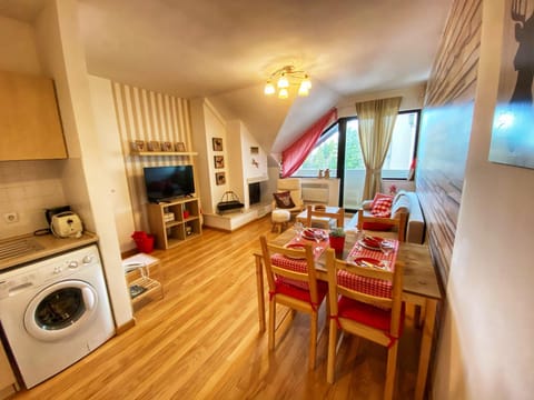 TV and multimedia, Living room, Photo of the whole room, Seating area