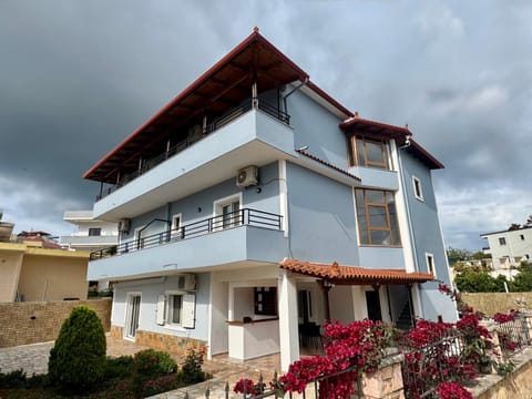 Property building, Balcony/Terrace